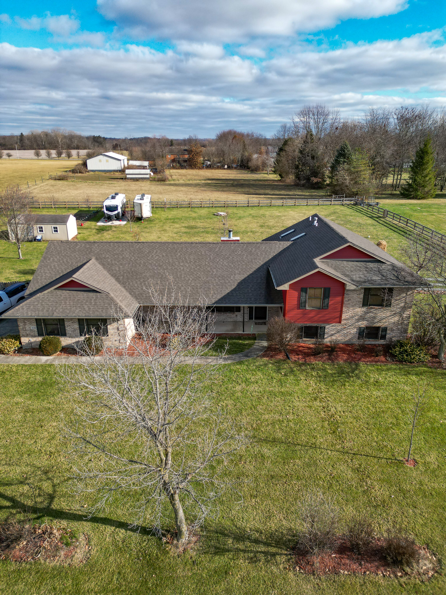 Choosing Materials and Styles for Seamless Gutters: An In-Depth Exploration