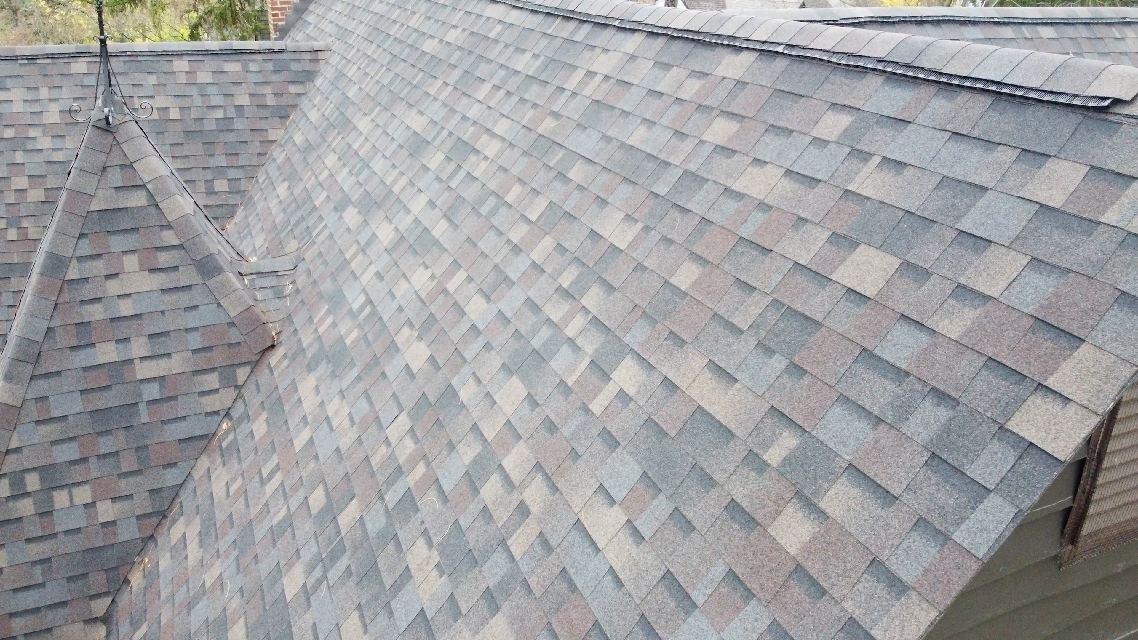 Seasonal Roof Maintenance and Repair: Preparing for the Elements